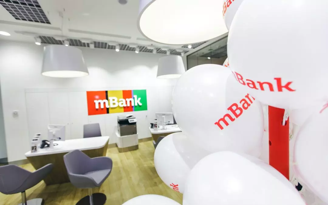 Zamestnanci na pobočkách mBank budú pracovať pre mFinanse