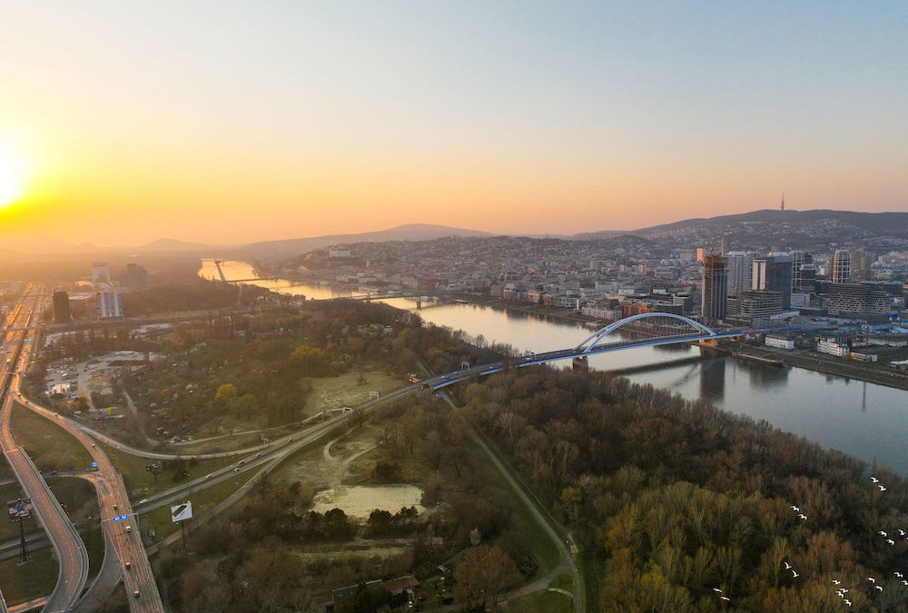 Penta Real Estate kúpila pozemky na brehu Dunaja
