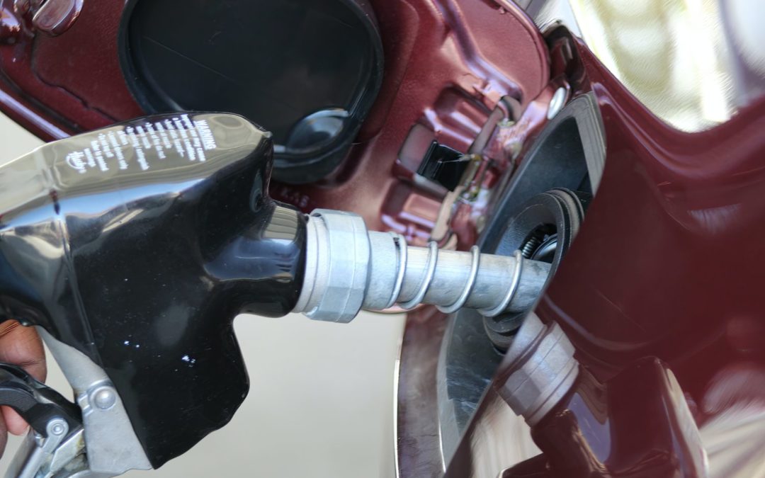 Ceny benzínu i nafty ďalej rastú, prepisujú tohtoročné rekordy