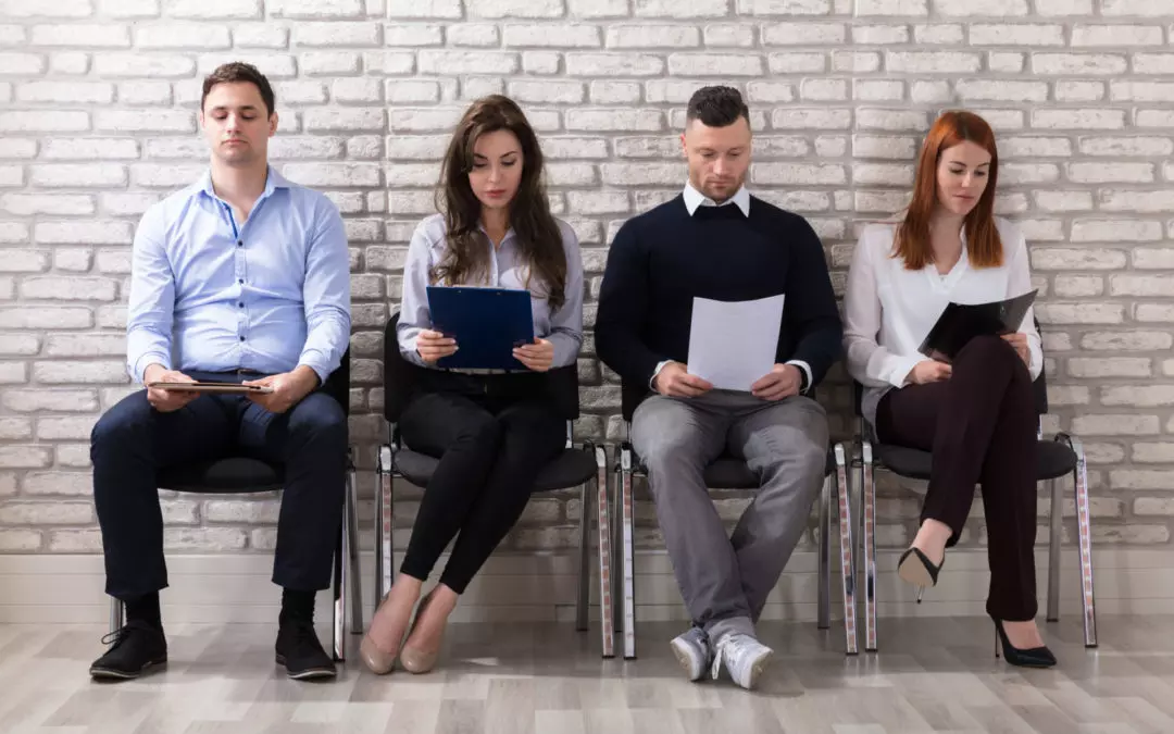 Povinnosti absolventov