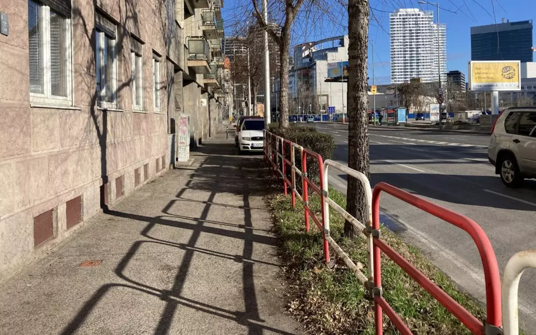 V hlavnom meste je viac zábradlí, ako je nutné, tvrdí Metropolitný inštitút Bratislavy