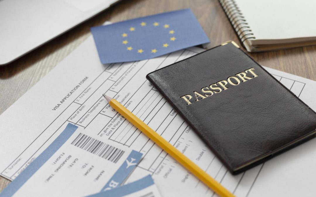 Koľko stojí cestovný pas, ako oň žiadať a aká je jeho platnosť? (+ tabuľky)