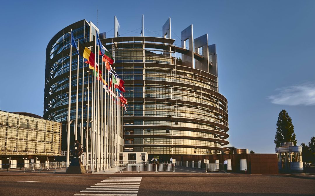 Europarlament prijal nové pravidlá v odmeňovaní žien a mužov