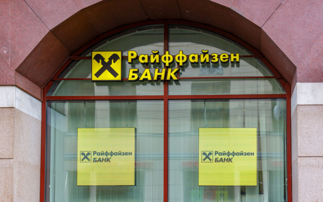 Česká sestra Tatra banky má problém. Od Raiffeisen odchádzajú veľkí klienti, keďže jej majiteľ stále podniká v Rusku
