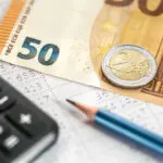 kto musí podať daňové priznanie