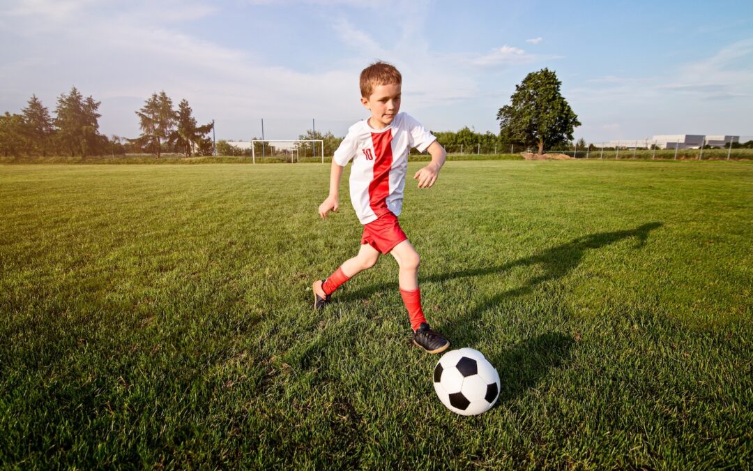 Zamestnanci môžu získať príspevok na športovanie svojich detí. Prepláca sa len časť nákladov