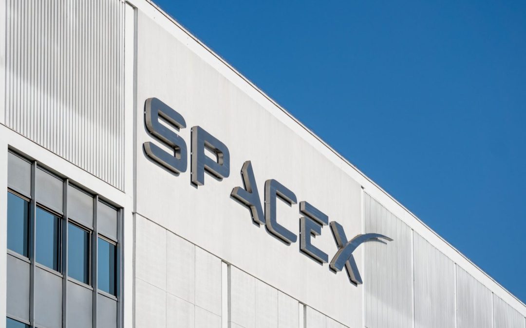 SpaceX ide na burzu s cenou, ktorá stojí na veľkých sľuboch Elona Muska