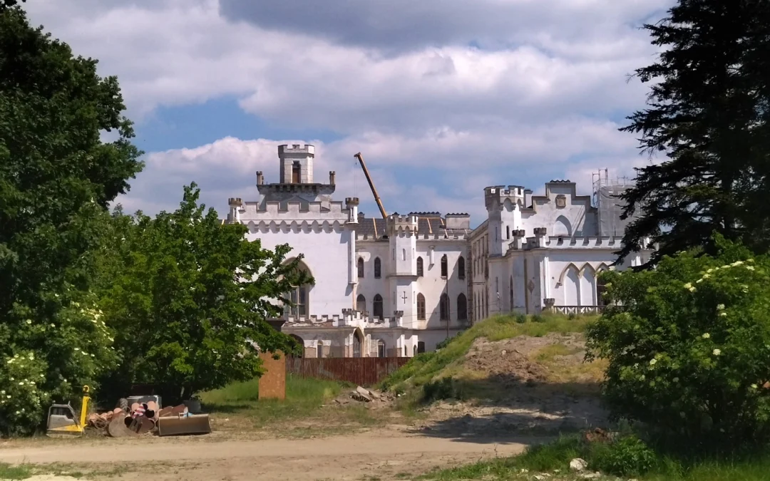 Tajnosti okolo Rusoviec: Úrad vlády mlčí o detailoch, kým cena rekonštrukcie rastie